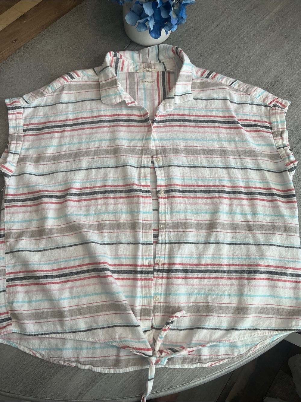 Women’s Linen button up shirt